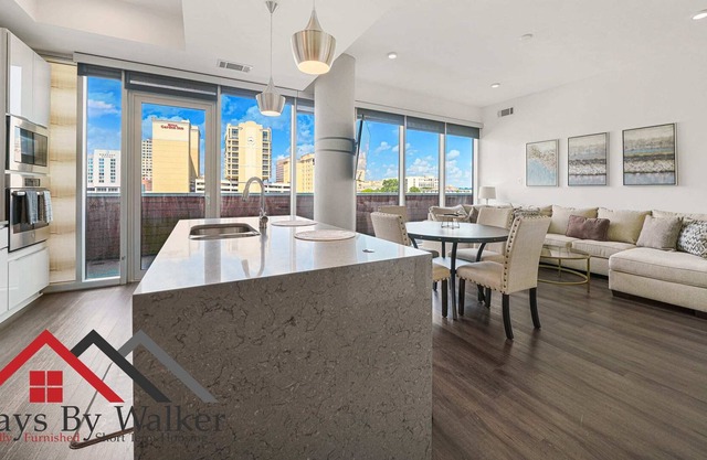 StaysByWalker Uptown 2BR|Spa/Gym/KingBed/Parking