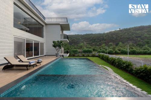 StayVista at Avyanna Villa - BBQ & Pool