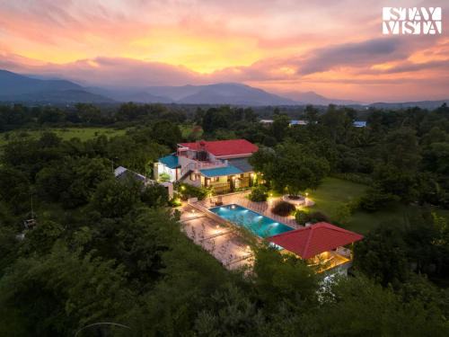 StayVista at Bayleaf Villa with Pool, Lawn, Wi-Fi