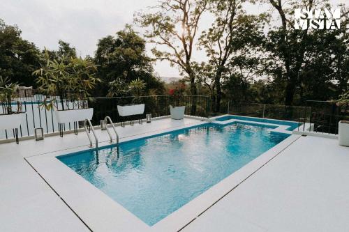StayVista at Casa Canto with Infinity Pool