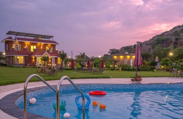 StayVista at Hillside Paradise 4BHK Lavish house in Delhi