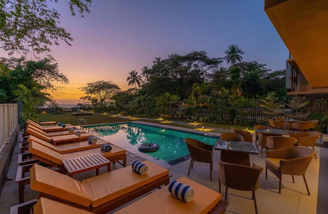 StayVista at Isabella The Beach View with Pvt Gym, Game Room & Pool