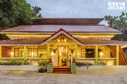 StayVista at The Green Post with BBQ, Pool, AC