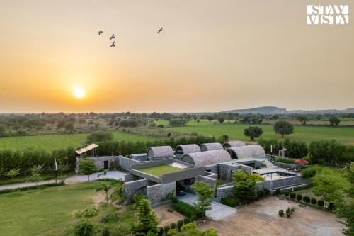StayVista at The Stone Age Home with Pool, Lawn, BBQ & Bonfire