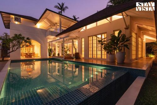 StayVista at Villa Selene - Dolly J Homes with Pool