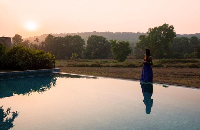StayVista Bella Antlia 3BHK, with Pvt Pool & Paddy view- Parra, North Goa