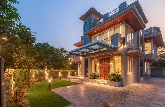 StayVista's Le Sutra Great Escapes - Udaan - Artistic Rooms, Terrace Jacuzzi with Scenic View