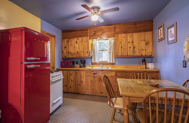 Steamboat Bay Cabin 5 - couples getaway