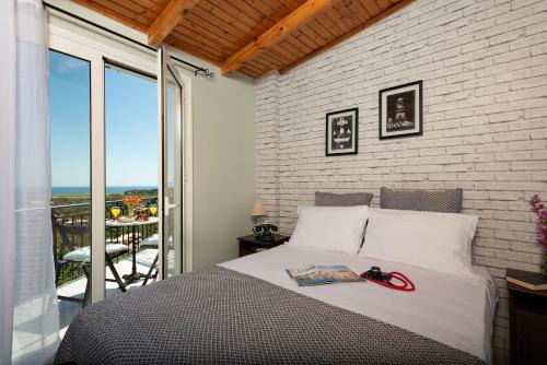 Stefanos House