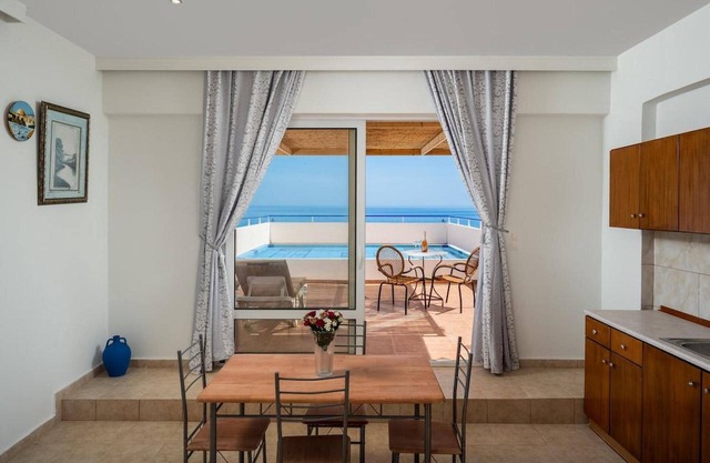 Stegna Sunrise Suite With Private Pool & sea View