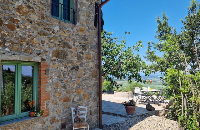 Steinhaus Alleinstehend mit Fantastischem Ausblick, Stilvolle Einrichtung, Ruhe