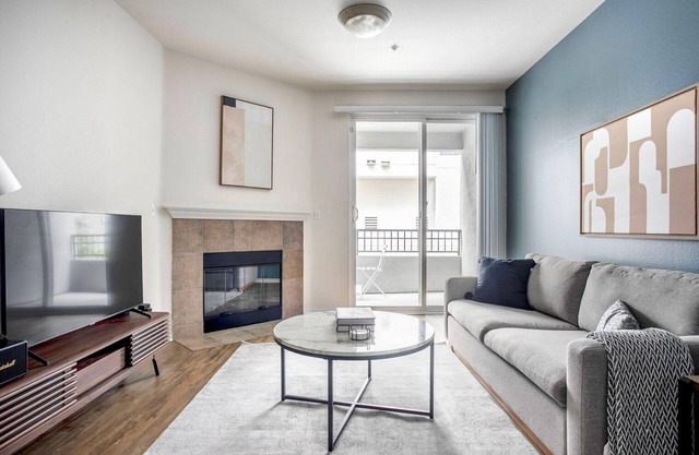 Stellar Marina Del Rey 1BR w/ Pool, Spa & Gym, nr 405, by Blueground
