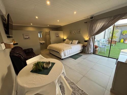 Stellies Accommodation - Room 3