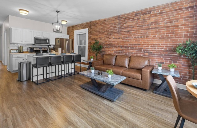 Steps Away From Mass Ave in Heart of Indy with Balcony