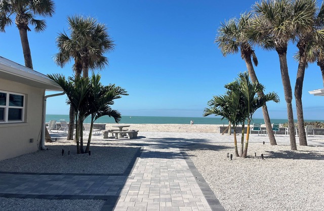 Steps away from private Nokomis Beach!!