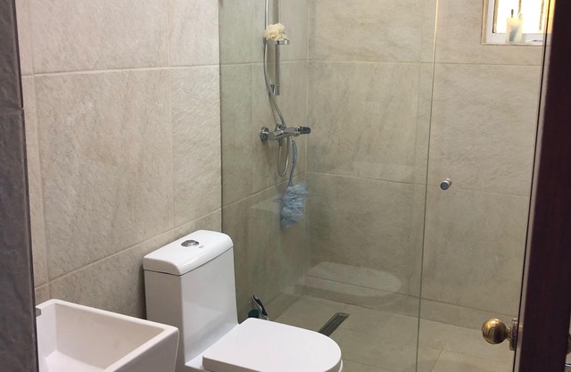 A pasos de la playa! Cerrado, cerca de tiendas, recientemente renovado, estacionamiento Inc