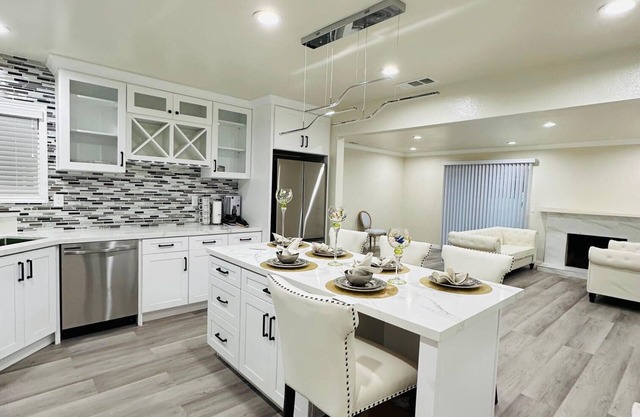 Steps to all of Little Saigon! Charming 3-bedroom house with WiFi and AC