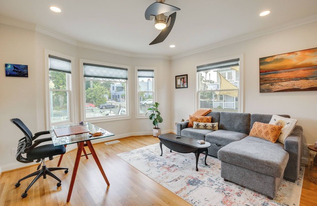 Steps to Balboa Park: Sunny Historic Apartment