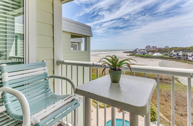 Steps to Beach: Myrtle Beach Condo w/ Resort Perks