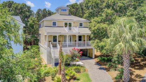 Steps to Beach Pool Screened Porch Pelican Bay 45 at Wild Dunes Resort