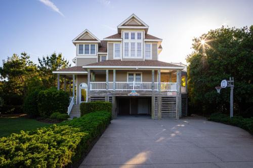 Steps to Beach Private Pool Spa & Spacious Yard