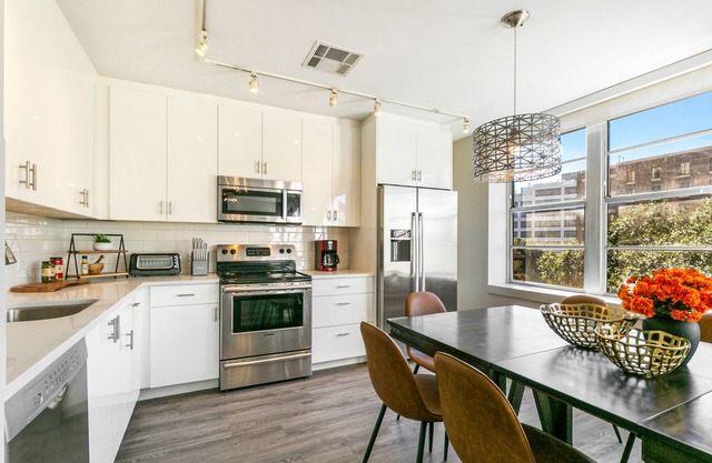 French Quarter Elegance: 4-BR Luxury Retreat in the Heart of NOLA
