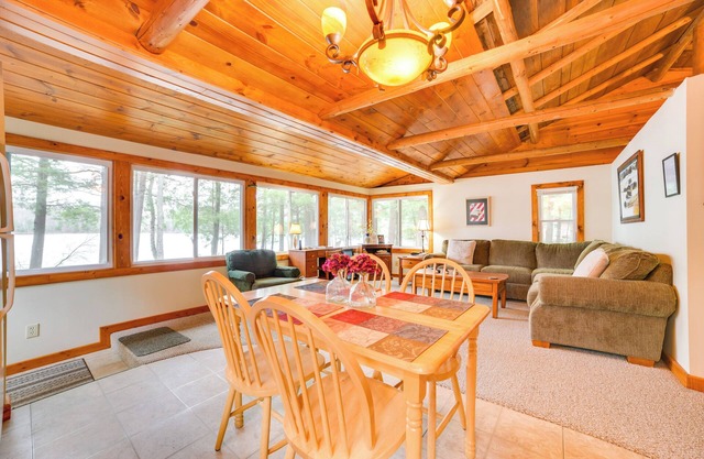 Steps to Lakefront: Dog-Friendly Cabin in Levering
