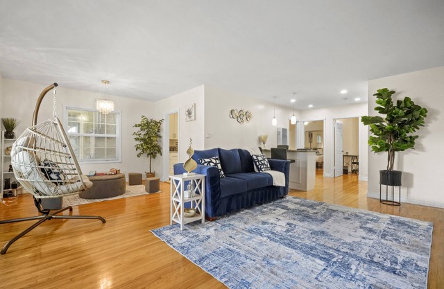 Discounted Stays in Long Beach: Steps to Beach