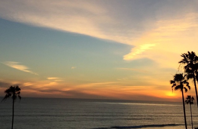 Steps to the Ocean-Big House w / 2 Living Rooms & 2 Kitchens-Great Reviews