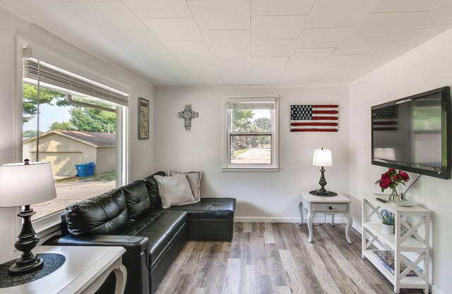 Steps to Water + Boating: Houghton Lake Retreat