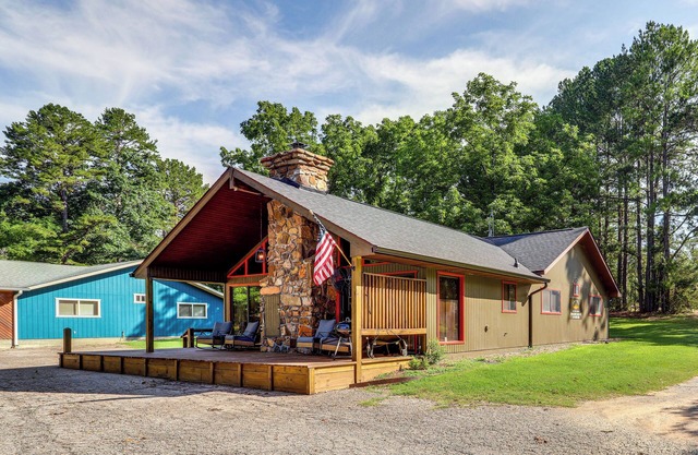 Steps to White River: Cabin Retreat w/Dock Access