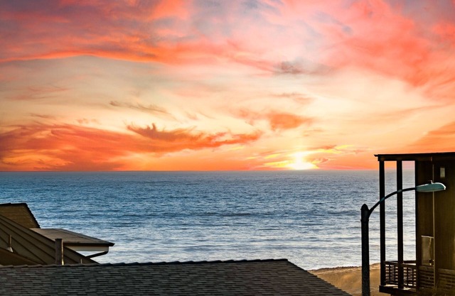 25% Off Aug 24-27! Steps To Sand, Spacious & Comfy