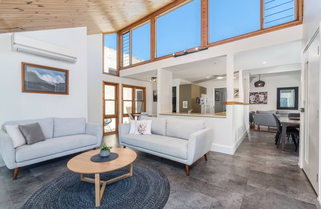 Stevenson Beach Cottage