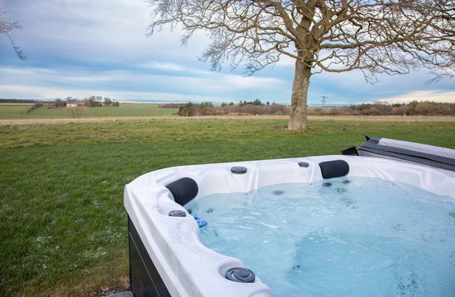 Stewart Resort Lodge 27 - a lodge that sleeps 6 guests in 2 bedrooms