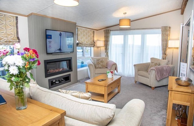 Stewarts Resort Lodge 16 - a lodge that sleeps 6 guests in 2 bedrooms