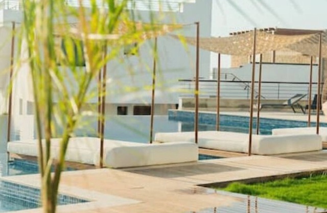 Stilvolles 2BR Apt: Whirlpool + Gym