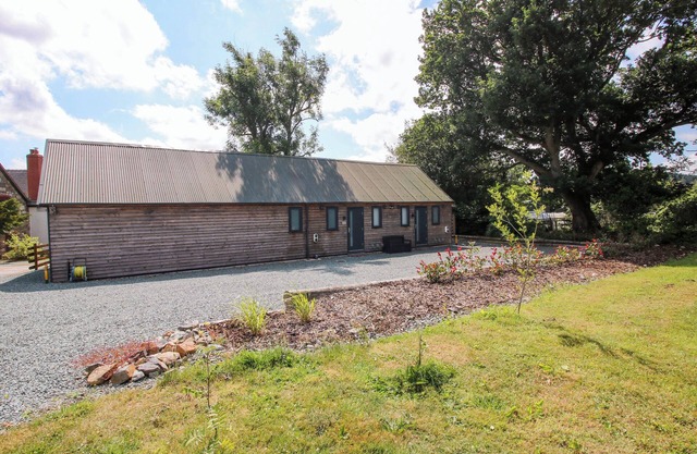 STIPER VIEW BARN 2, family friendly, with a garden in Gravels Bank