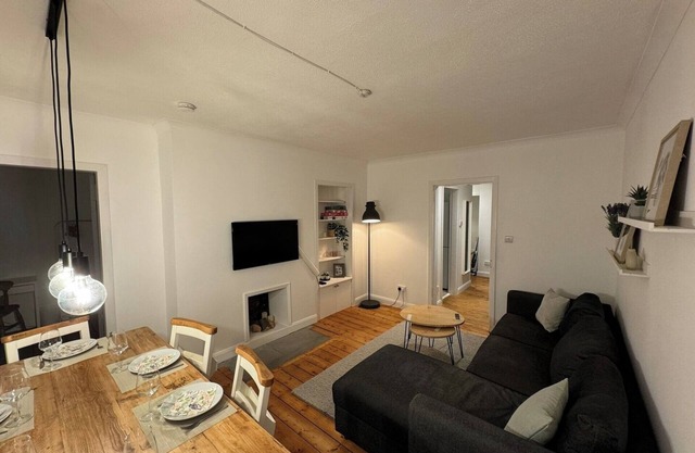 Stirling Haven: Charming 3B Apt in City Centre