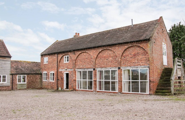 STOCKBATCH GRANARY, pet friendly, with open fire in Shrewsbury