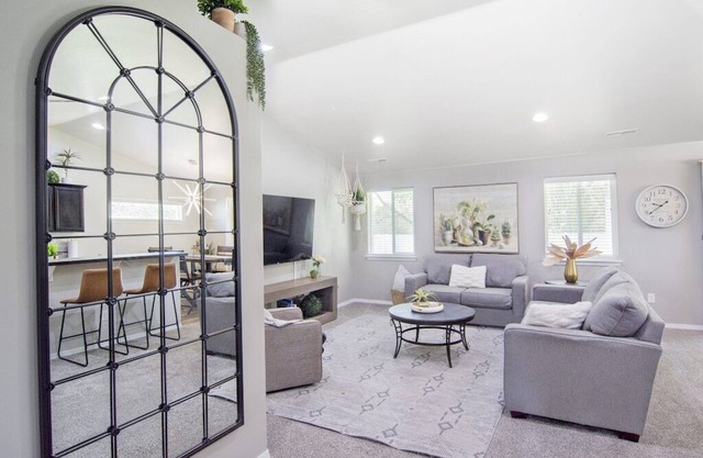 Stoddard Path Home | NNU | Greenbelt | Huge Yard