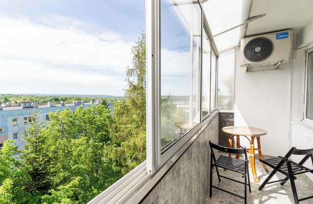 Stojałowskiego 3-Bedroom Apartment