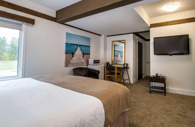 Stoke Hotel SureStay Collection by Best Western