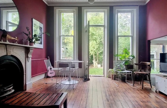 Stoke Newington - Light & spacious two bed garden flat