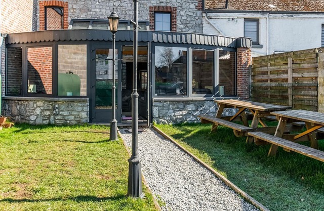 Casa moderna en Rochefort con jardín privado