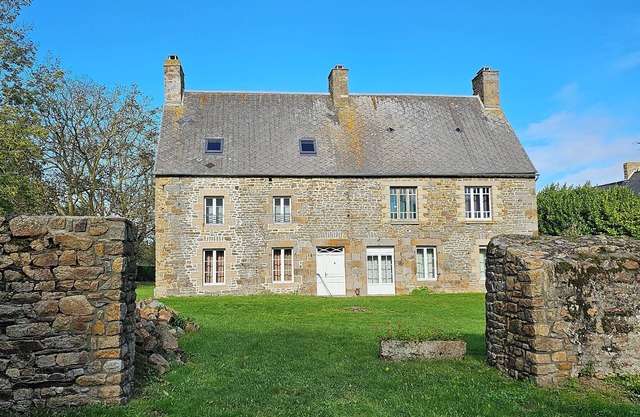 Stone family home (sleeps 11)