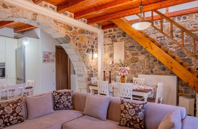 Stone House Ano Karouzano