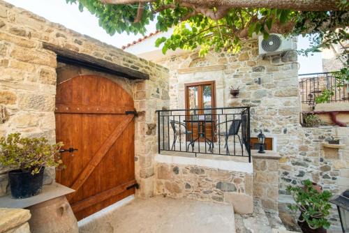 Stone house Elefteria near Matala beach
