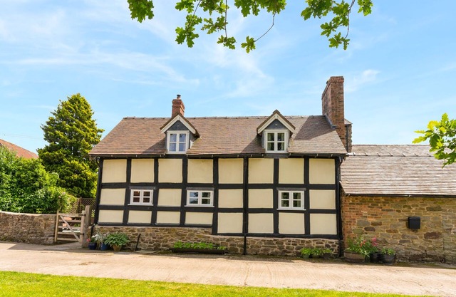 Casa de piedra, CAYNHAM