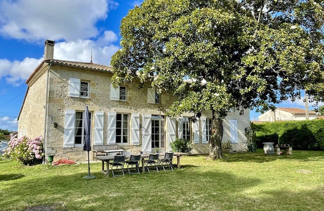 Casa de piedra en un entorno idílico, con piscina, tranquilidad y relajación!