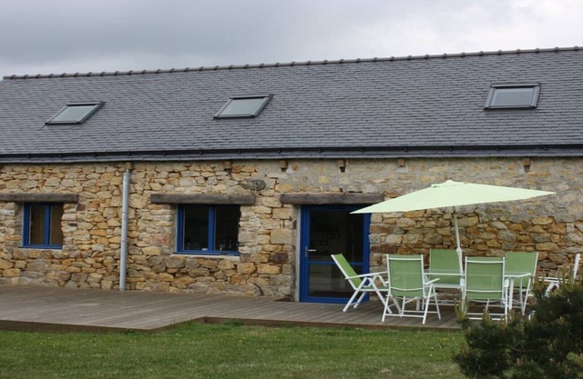 Casa de piedra en el campo para 6 personas.